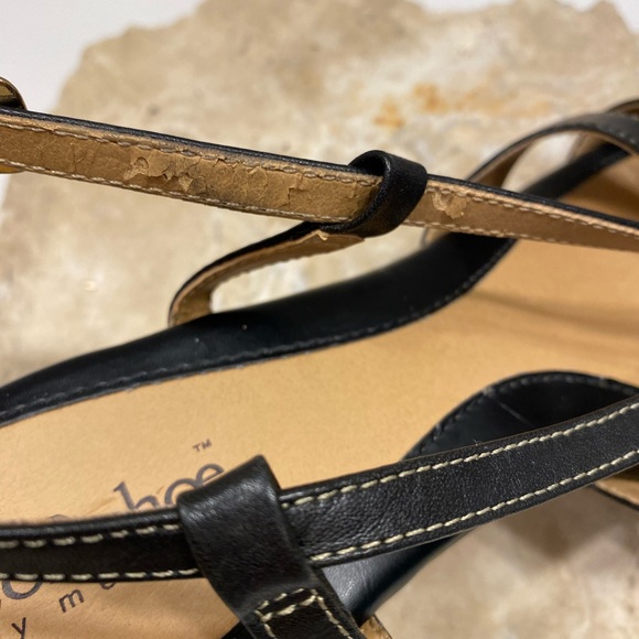 Softshoe by Medicus Black Leather Slingback Peep Toe Low Heel Sandals Sz 9.5 - Picture 14 of 16